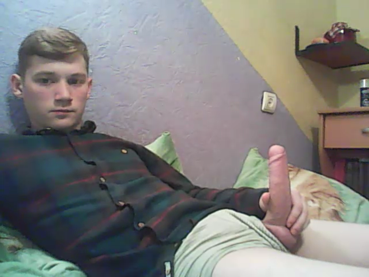Blond Teen Boy Masturbates on Web-Cam